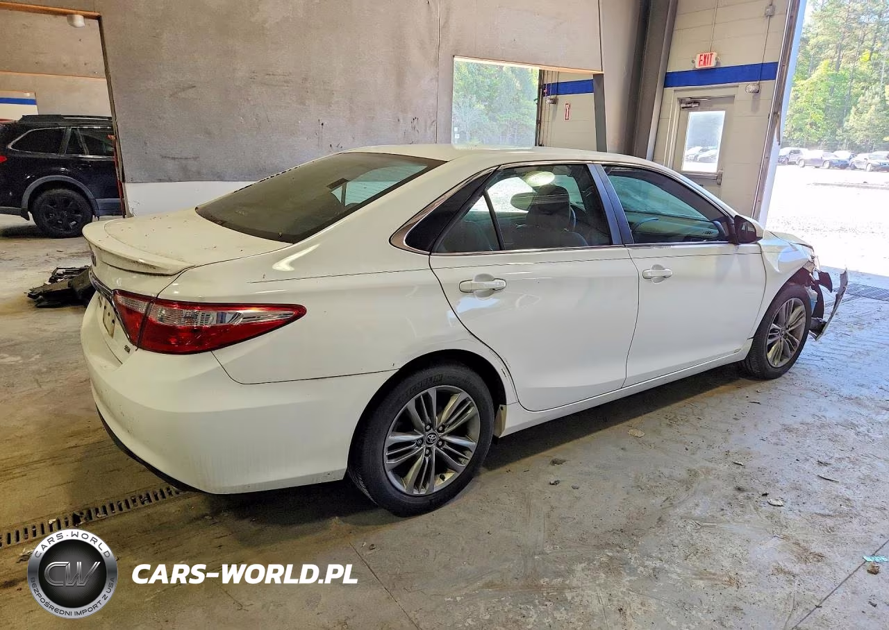 2015 Toyota Camry Se VIN:4T1BF1FK7FU055595 - 3