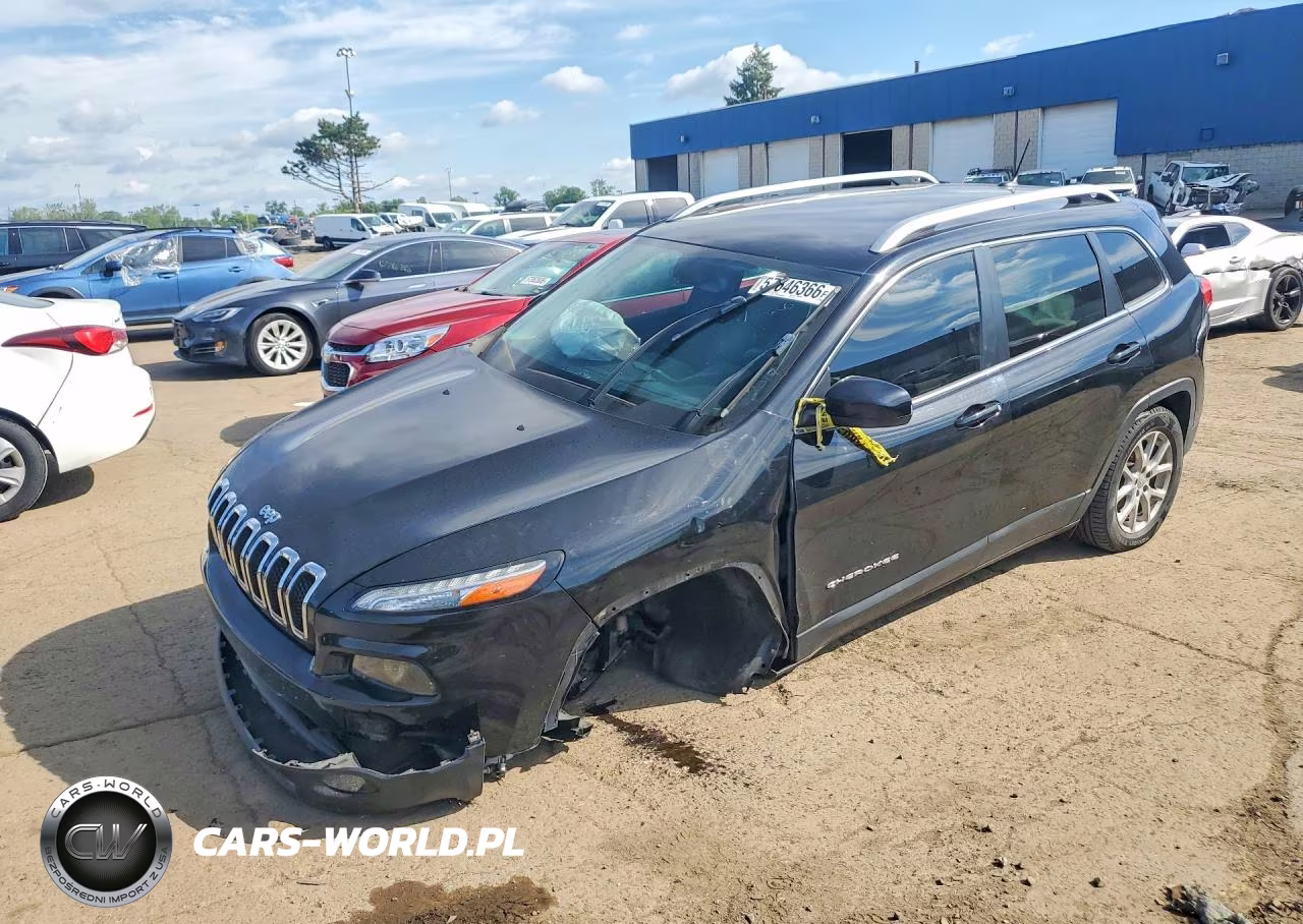 2017 Jeep Cherokee Latitude VIN:1C4PJLCB4HW573325 - 1