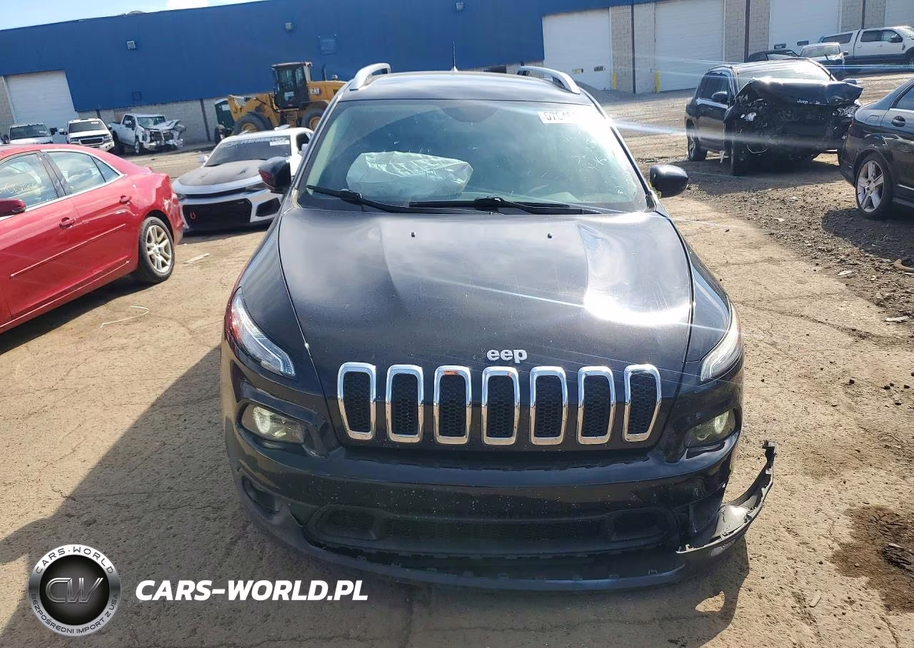 2017 Jeep Cherokee Latitude VIN:1C4PJLCB4HW573325 - 5