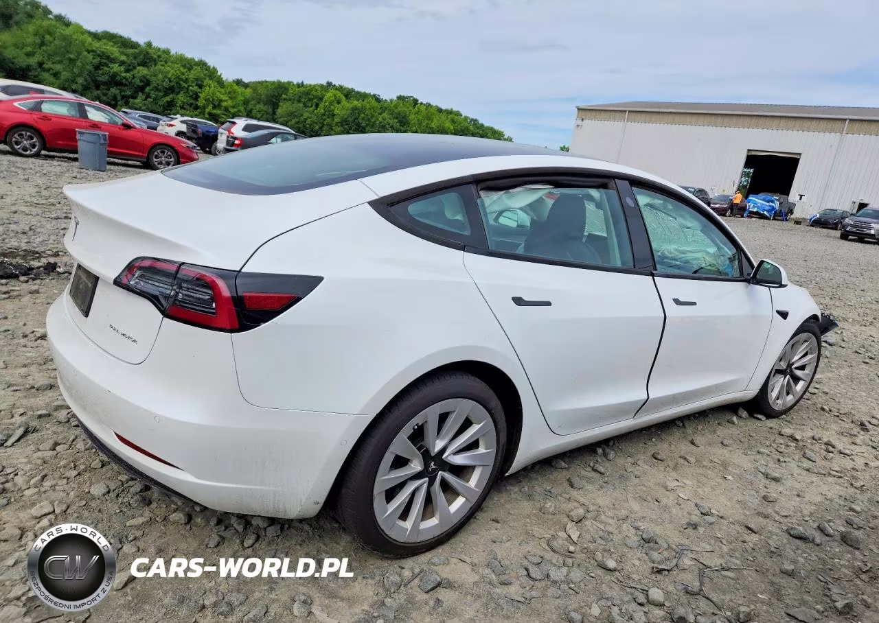 2022 Tesla Model 3 VIN:5YJ3E1EB4NF180509 - 3