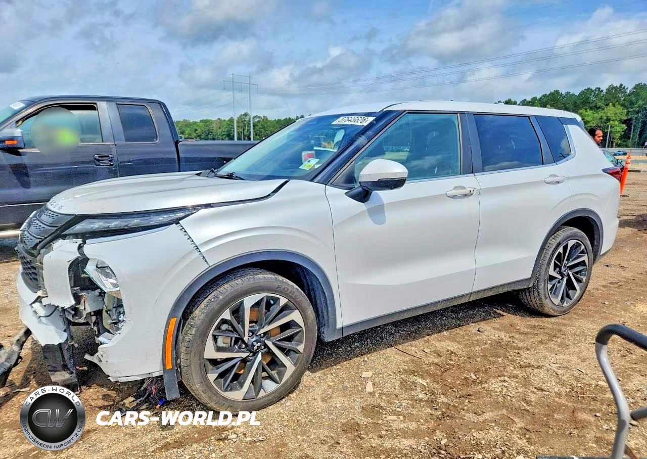 2023 Mitsubishi Outlander Se – zdjęcie 1 z 12