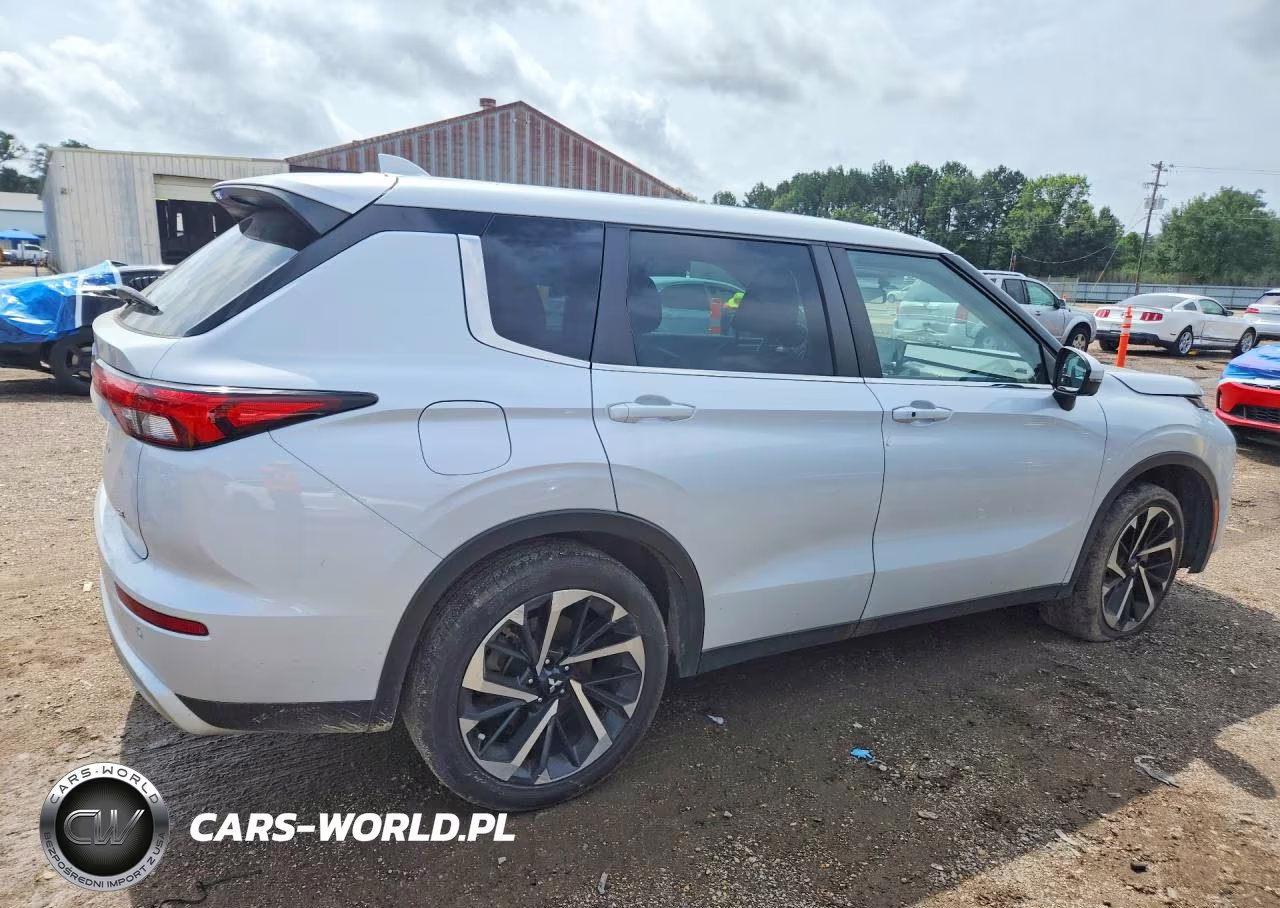 2023 Mitsubishi Outlander Se VIN:JA4J3UA84PZ044302 - 3