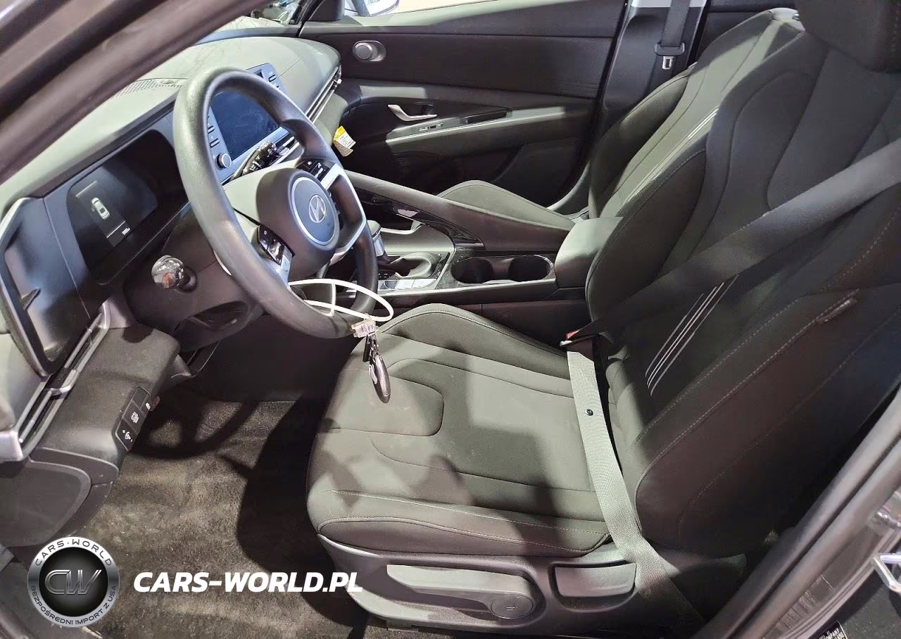 2026 Hyundai Elantra Hybrid Blue VIN:KMHLM4DJ8TU197651 - 7