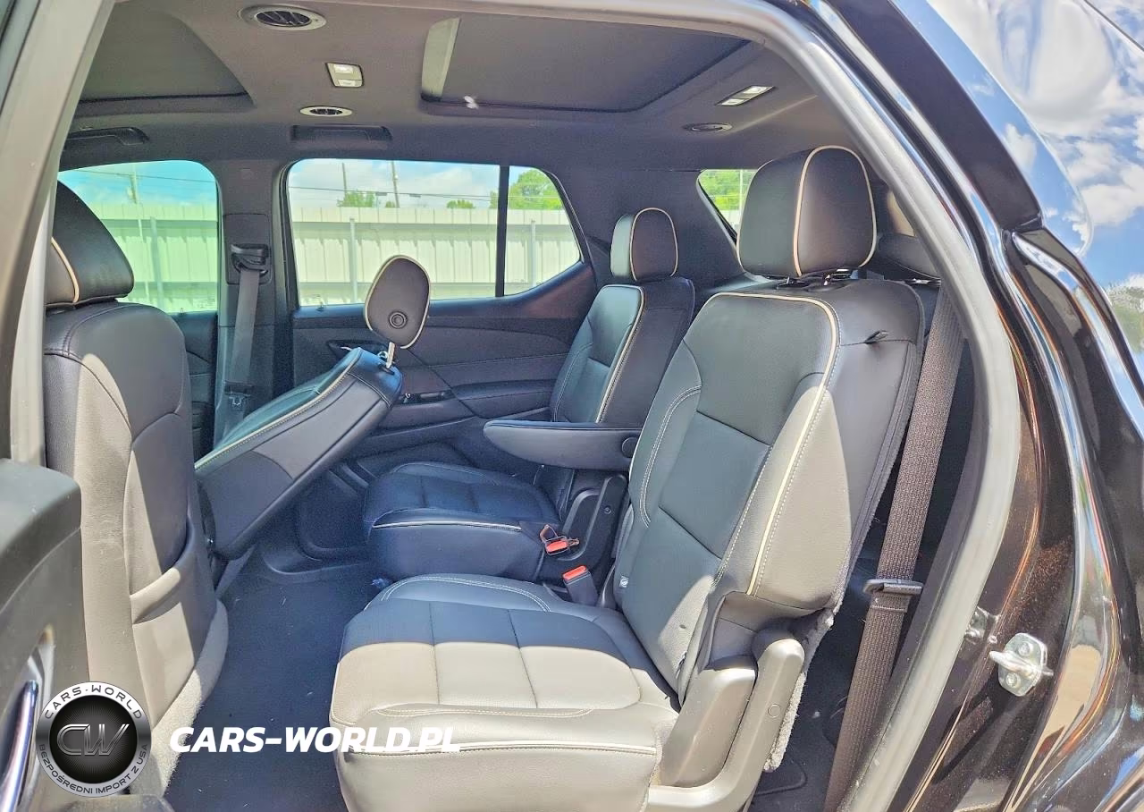 2023 Chevrolet Traverse Premier VIN:1GNERKKWXPJ140576 - 10