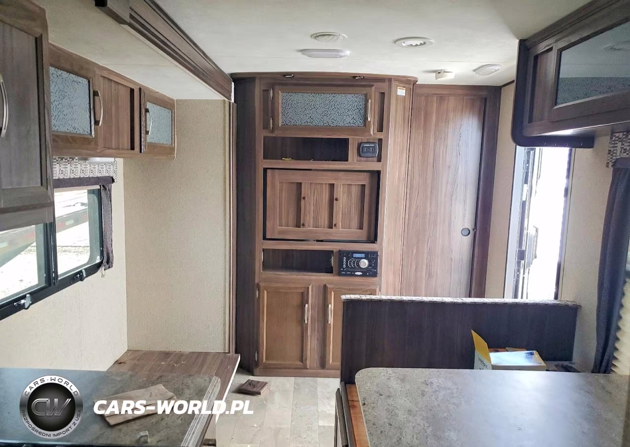 2018 Coach Travel Tra VIN:5ZT2CXVB1JF012691 - 5