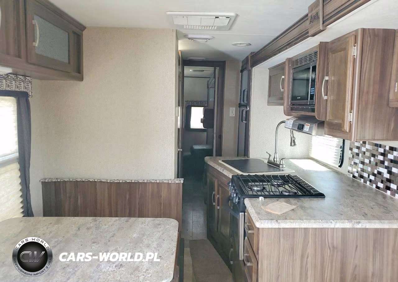 2018 Coach Travel Tra VIN:5ZT2CXVB1JF012691 - 6