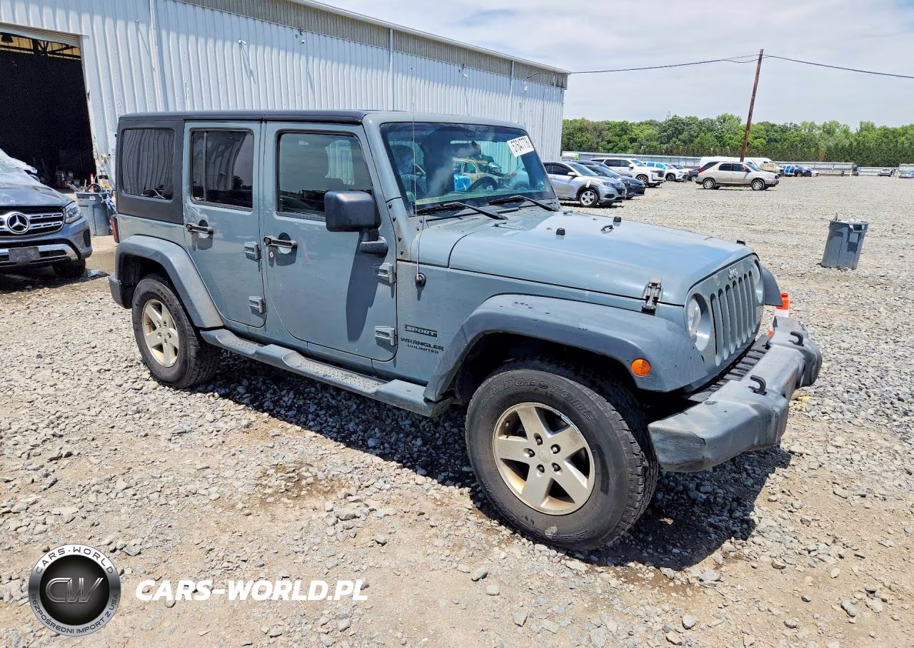 2014 Jeep Wrangler Unlimited Sport VIN:1C4BJWDG3EL163389 - 4