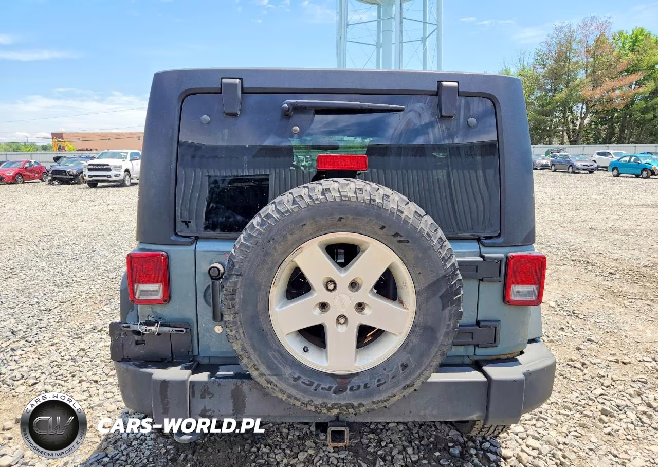 2014 Jeep Wrangler Unlimited Sport VIN:1C4BJWDG3EL163389 - 6