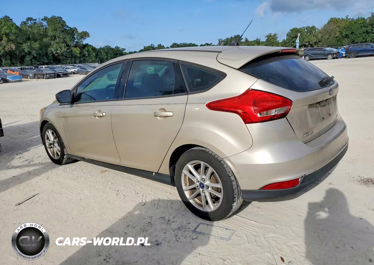 2017 Ford Focus Se VIN:1FADP3K26HL241963 - 2