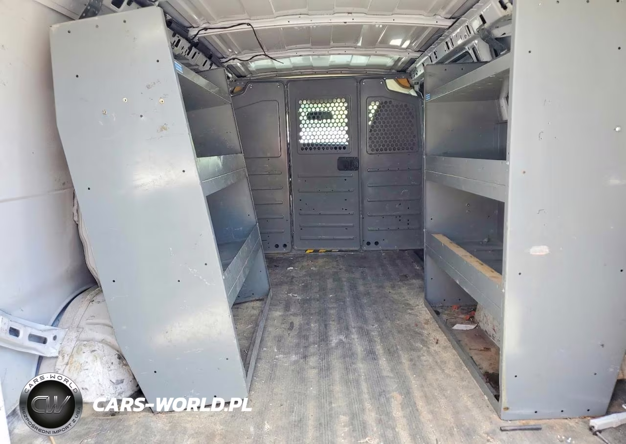 2015 Chevrolet Express G2500 VIN:1GCWGFCF9F1204968 - 10