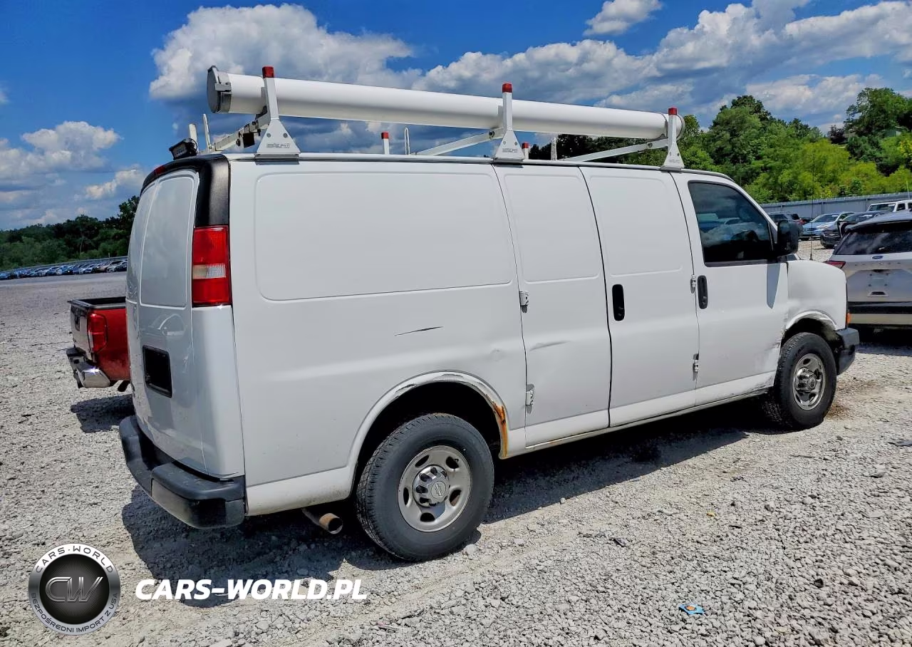 2015 Chevrolet Express G2500 VIN:1GCWGFCF9F1204968 - 3