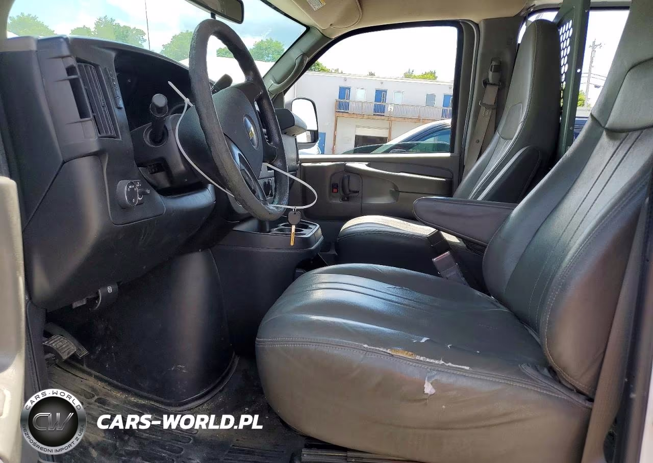 2015 Chevrolet Express G2500 VIN:1GCWGFCF9F1204968 - 7