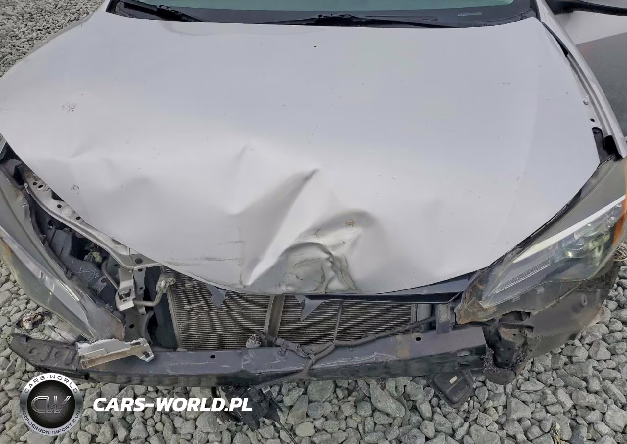 2018 Toyota Corolla Le VIN:2T1BURHE4JC115192 - 11