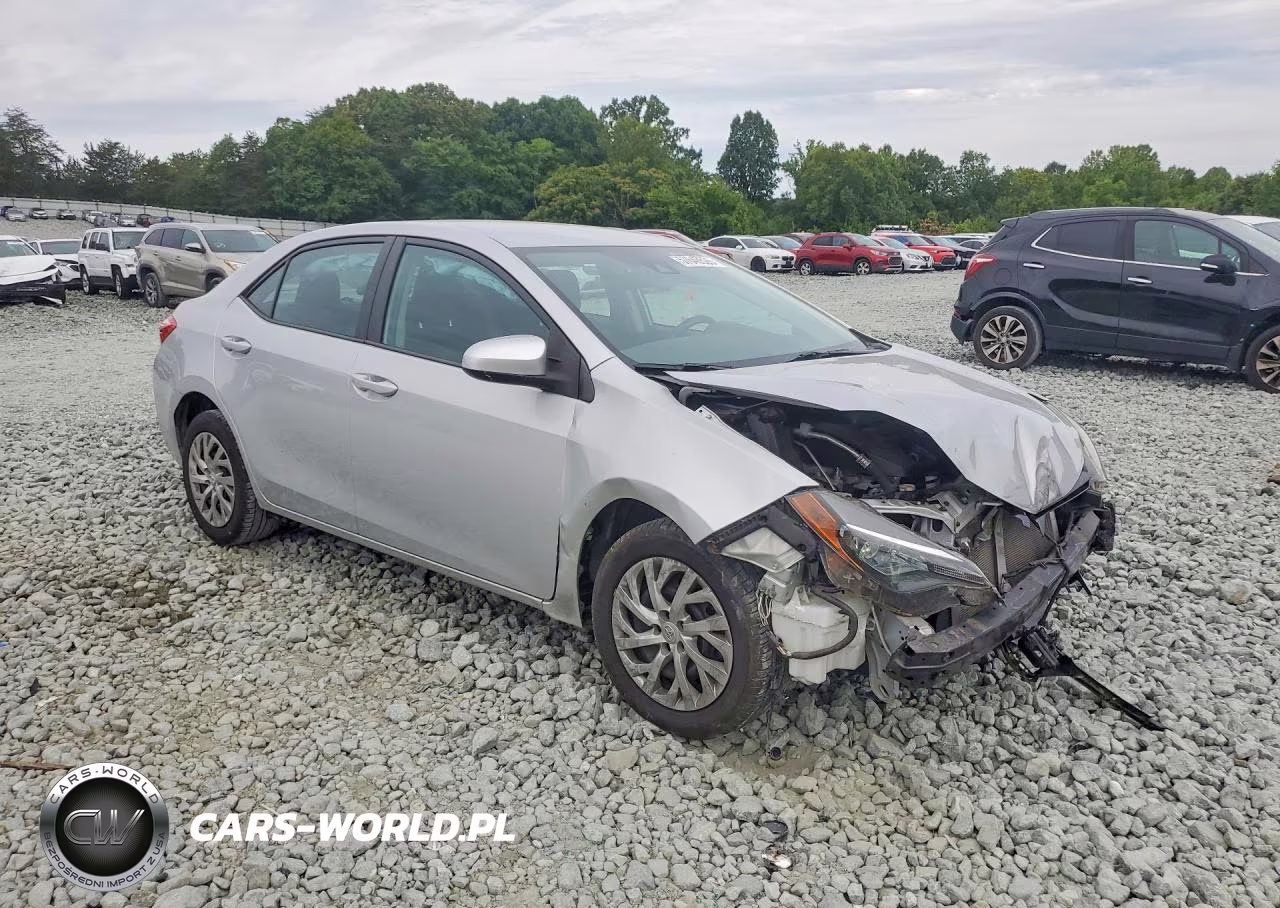 2018 Toyota Corolla Le VIN:2T1BURHE4JC115192 - 4