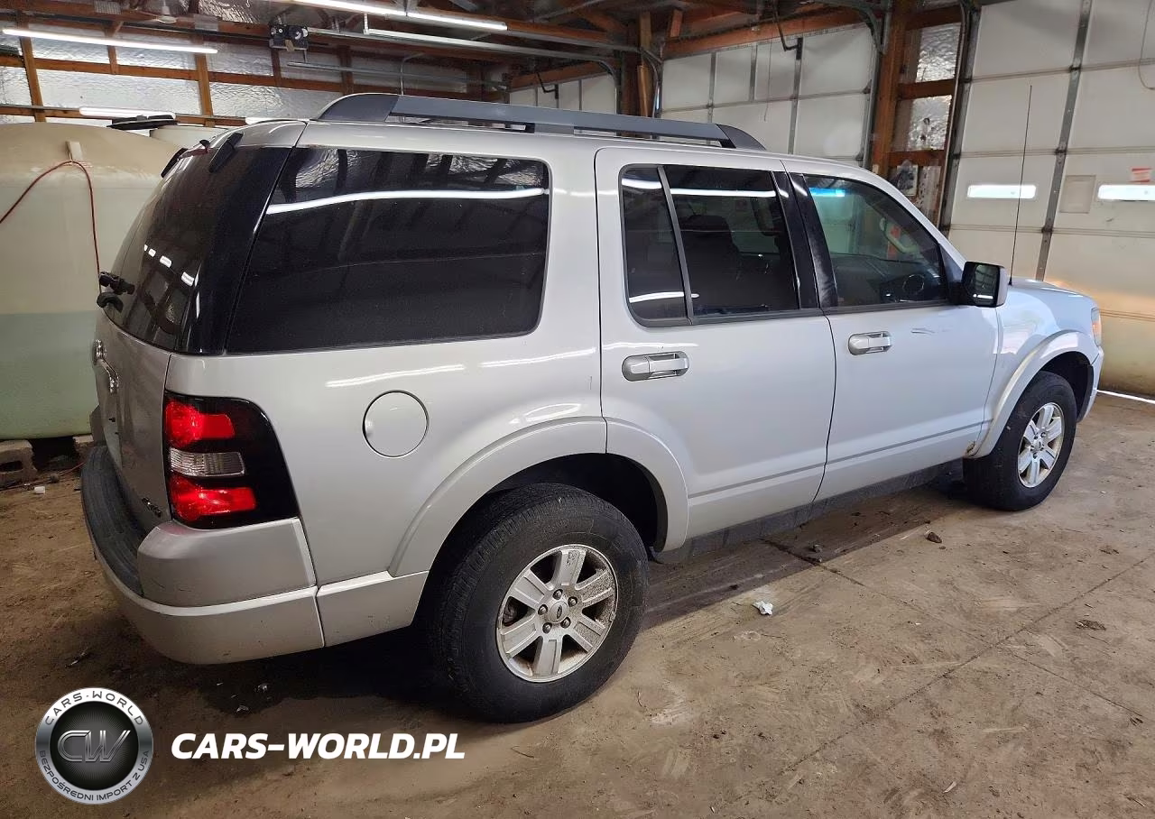 2010 Ford Explorer VIN:1FMEU7DEXAUA85900 - 3