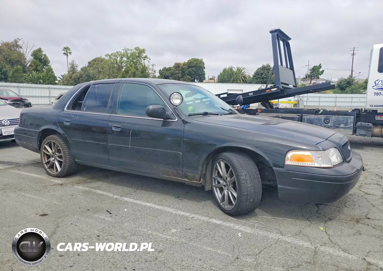 2007 Ford Crown Victoria Police Interceptor VIN:2FAHP71W07X125253 - 4