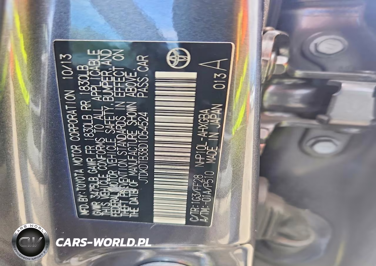 2013 Toyota Prius C Three VIN:JTDKDTB38D1054524 - 12