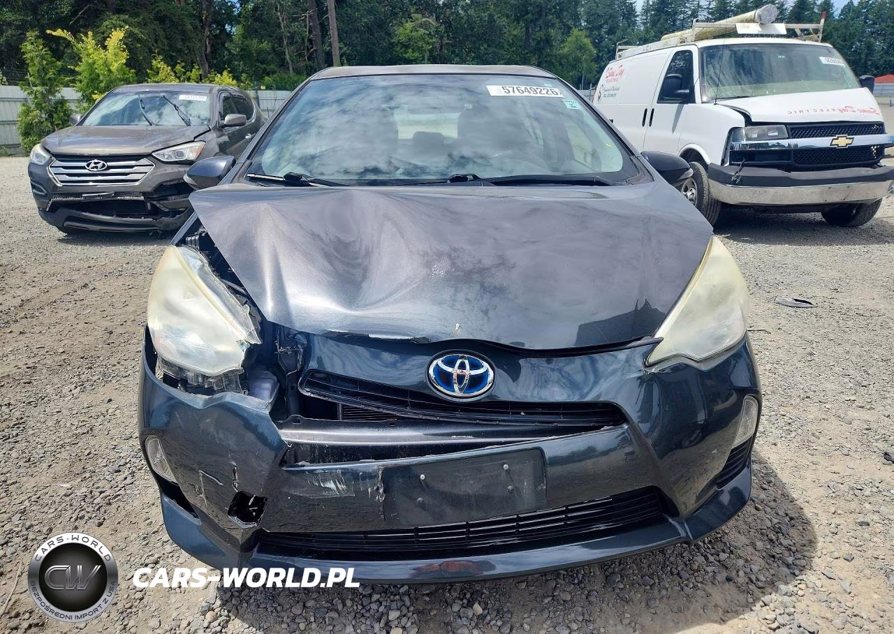 2013 Toyota Prius C Three VIN:JTDKDTB38D1054524 - 5