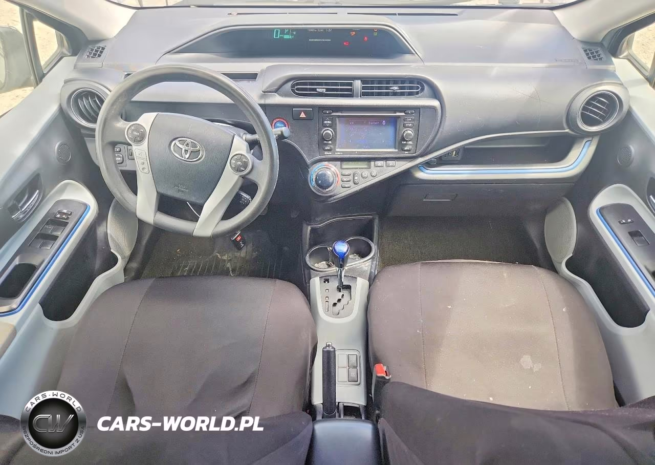 2013 Toyota Prius C Three VIN:JTDKDTB38D1054524 - 8