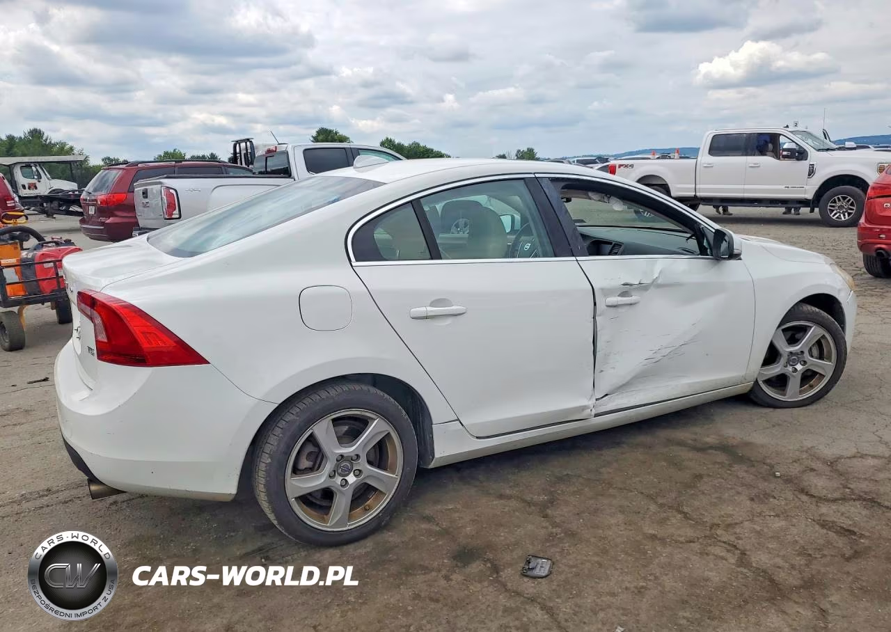 2012 Volvo S60 T5 VIN:YV1622FSXC2030067 - 3