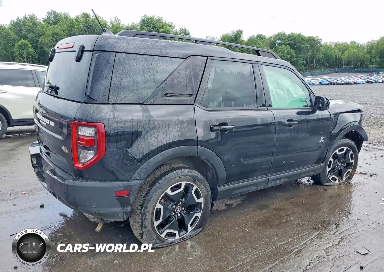 2021 Ford Bronco Sport Outer Banks VIN:3FMCR9C62MRB36901 - 3
