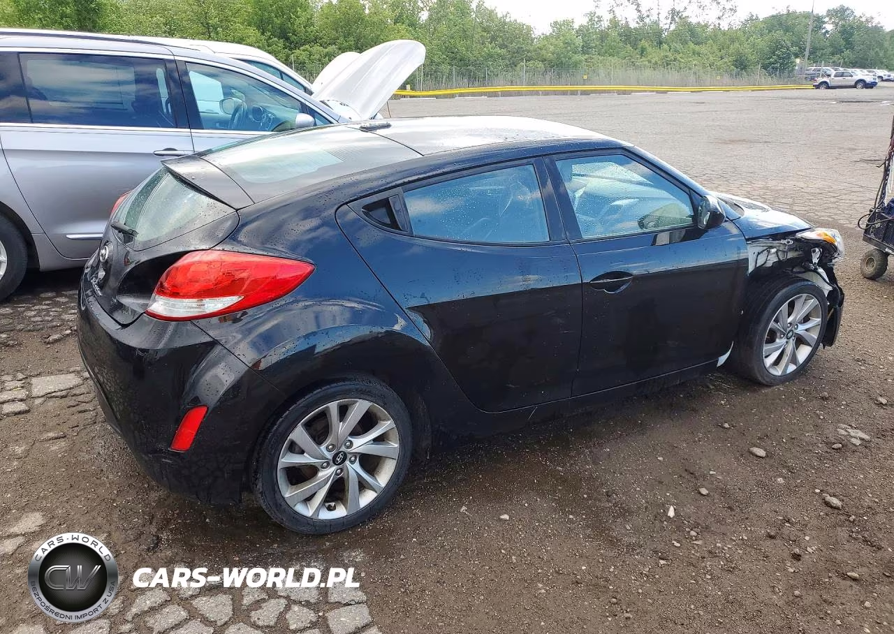 2016 Hyundai Veloster Base VIN:KMHTC6AD5GU295121 - 3