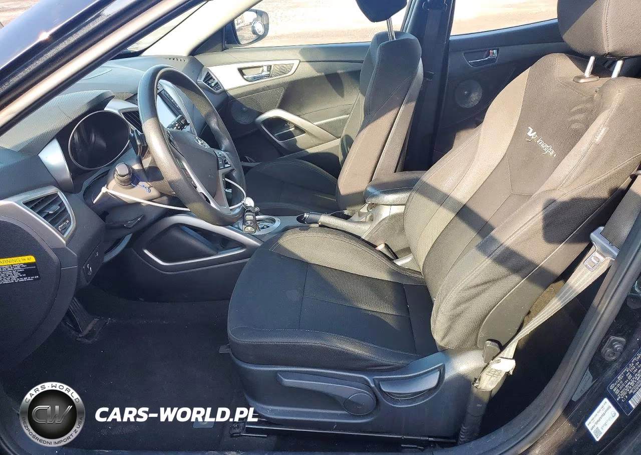 2016 Hyundai Veloster Base VIN:KMHTC6AD5GU295121 - 7