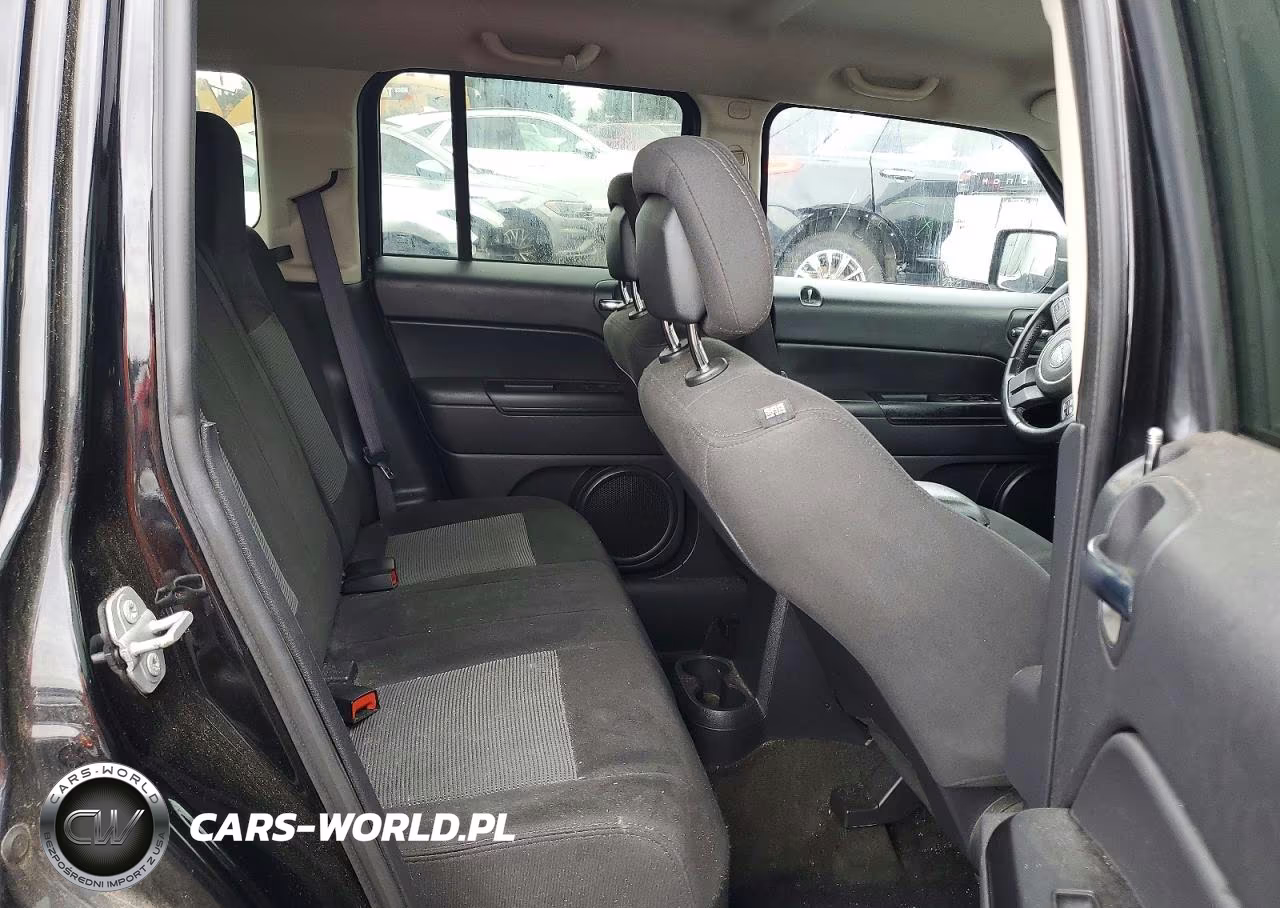 2016 Jeep Patriot Latitude VIN:1C4NJPFA2GD792361 - 11