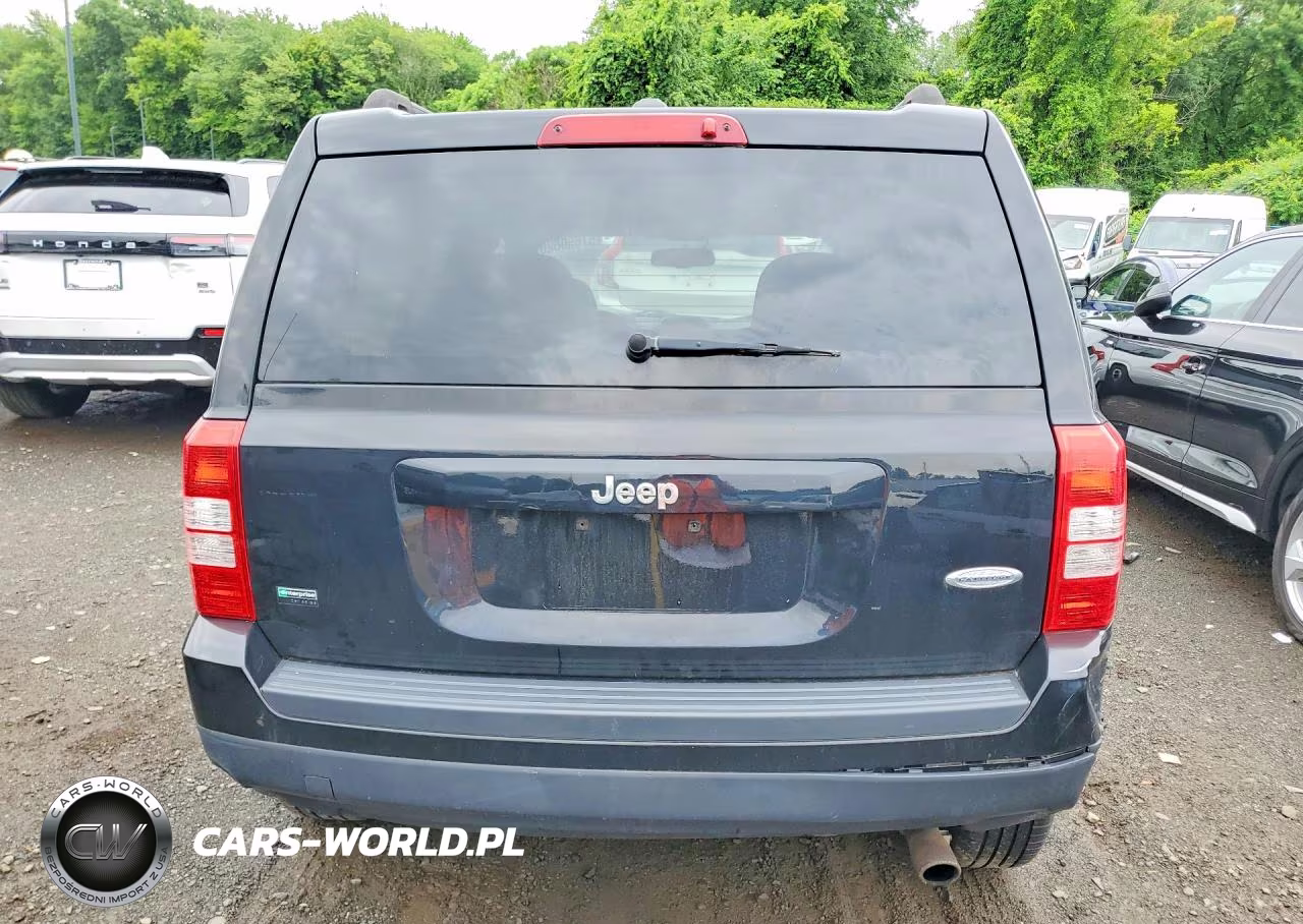 2016 Jeep Patriot Latitude VIN:1C4NJPFA2GD792361 - 6