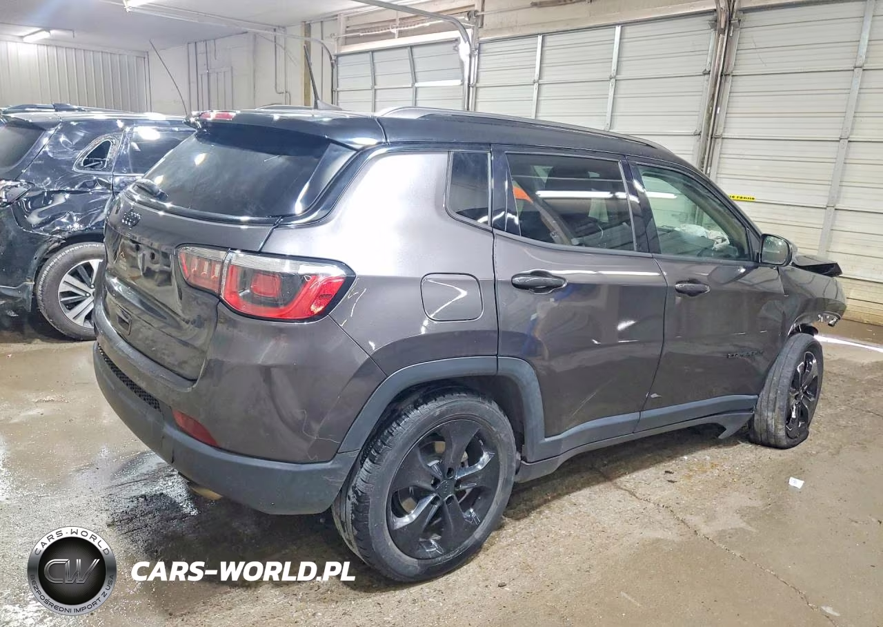 2020 Jeep Compass Latitude VIN:3C4NJCBB4LT122810 - 3