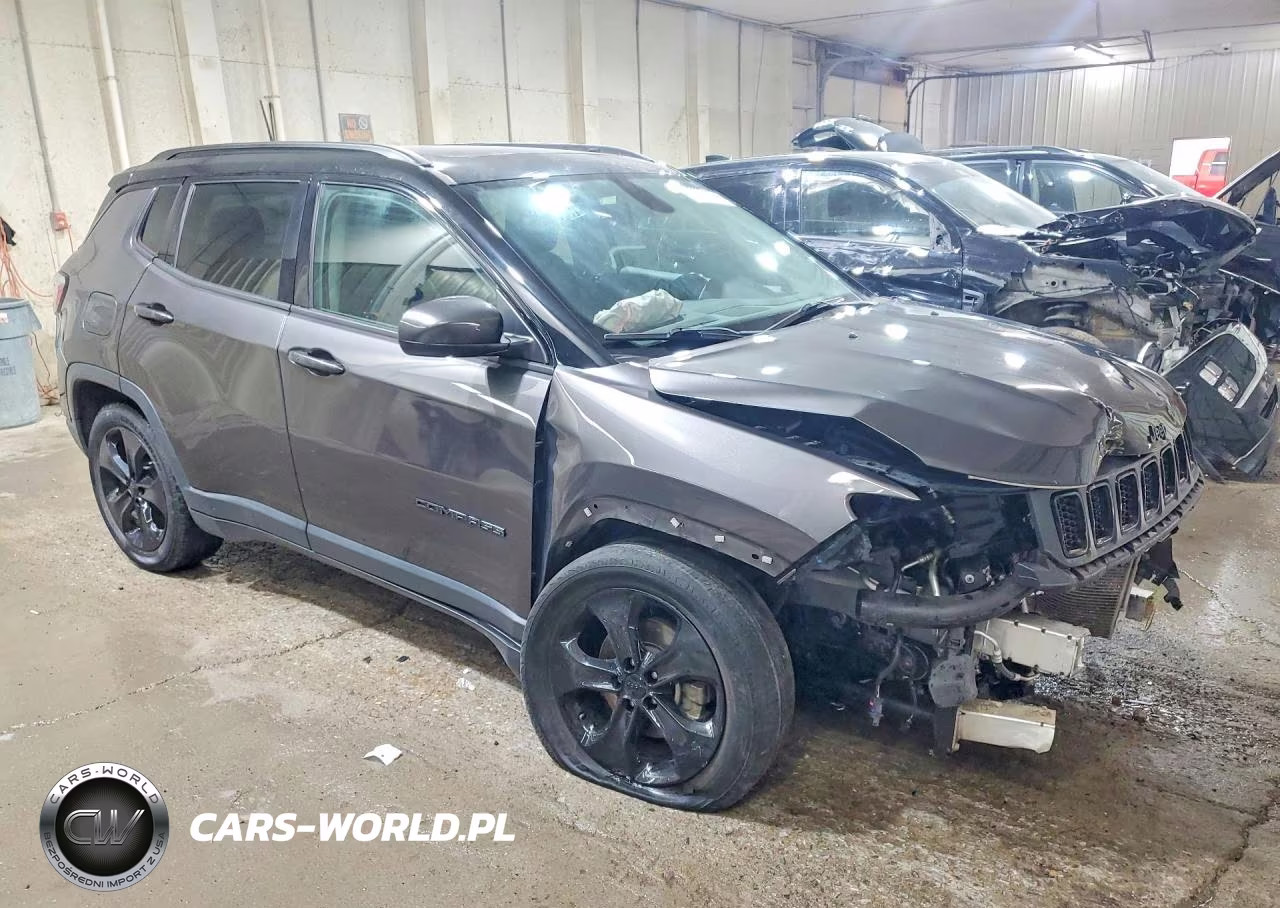 2020 Jeep Compass Latitude VIN:3C4NJCBB4LT122810 - 4