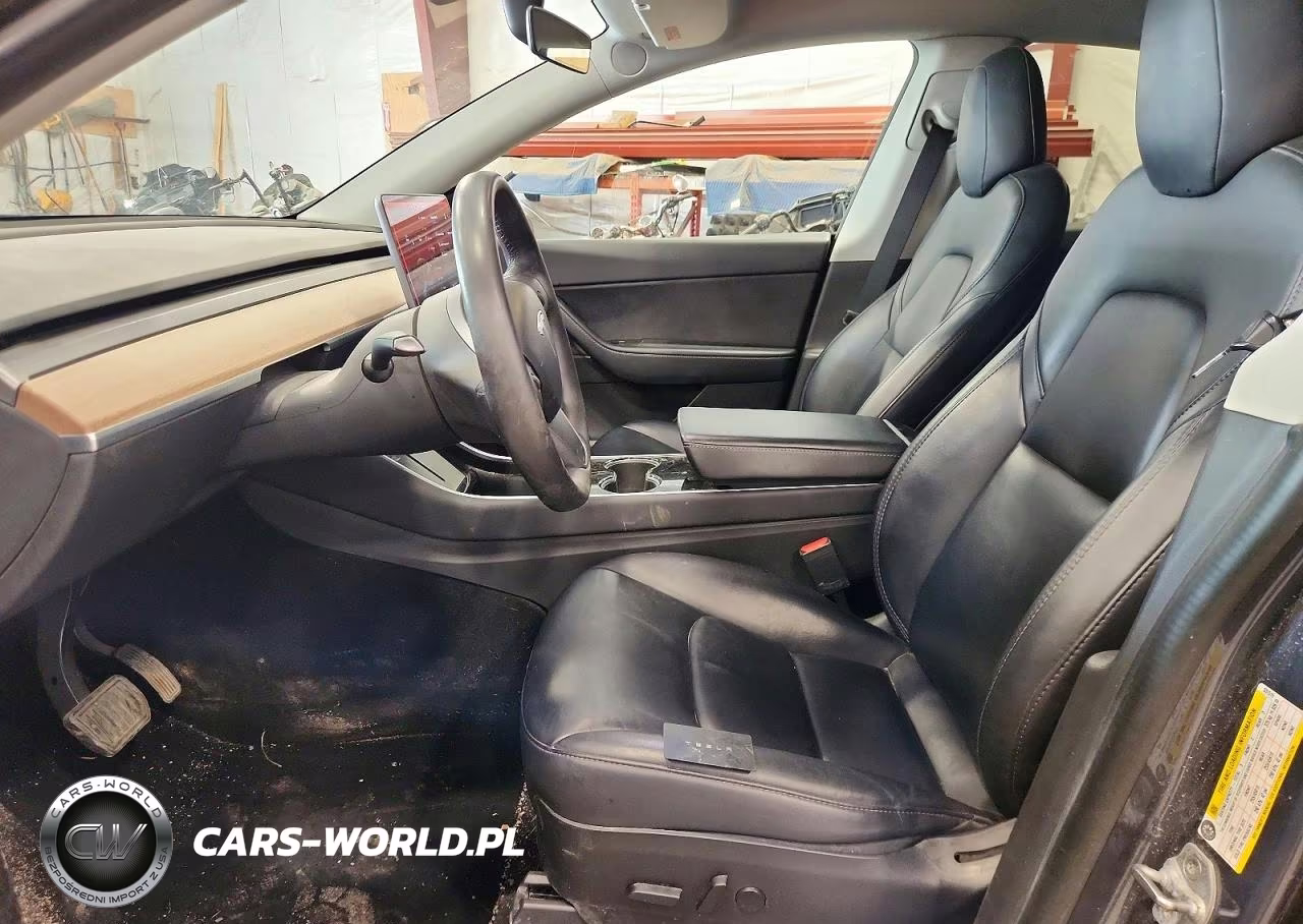 2020 Tesla Model Y VIN:5YJYGDEE7LF031519 - 7