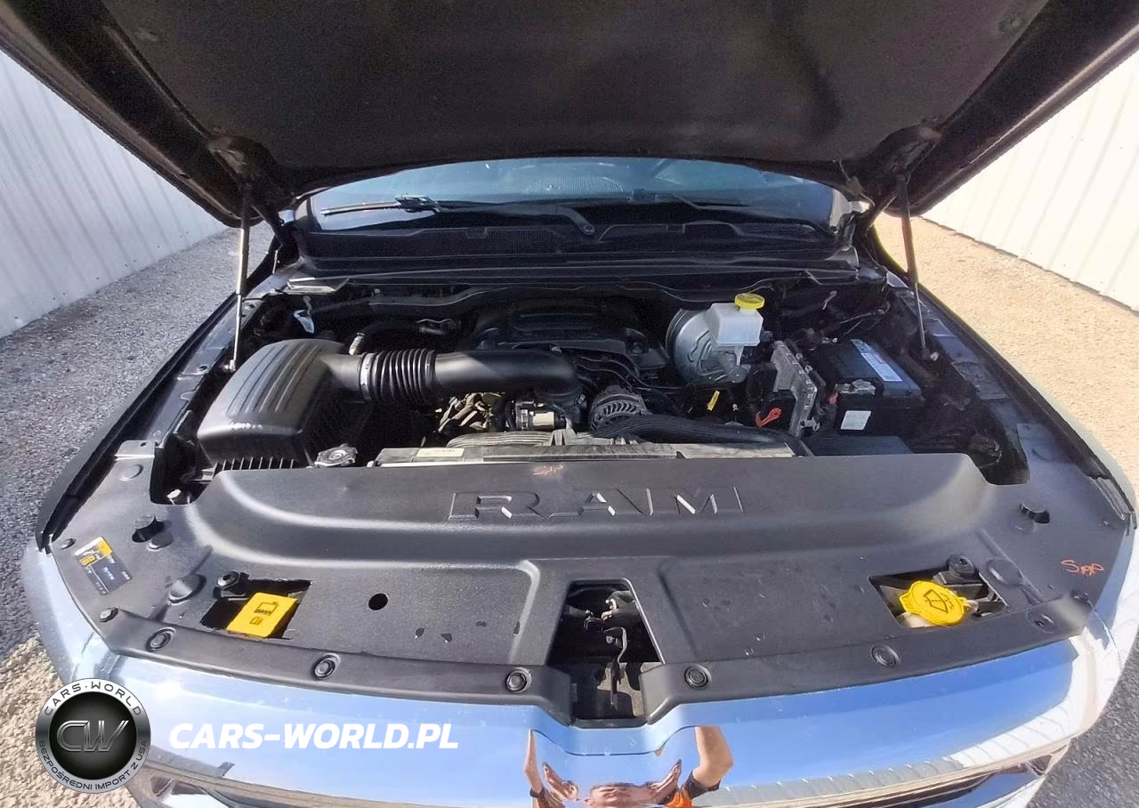 2019 Ram 1500 Big Horn VIN:1C6SRFFT4KN561639 - 11