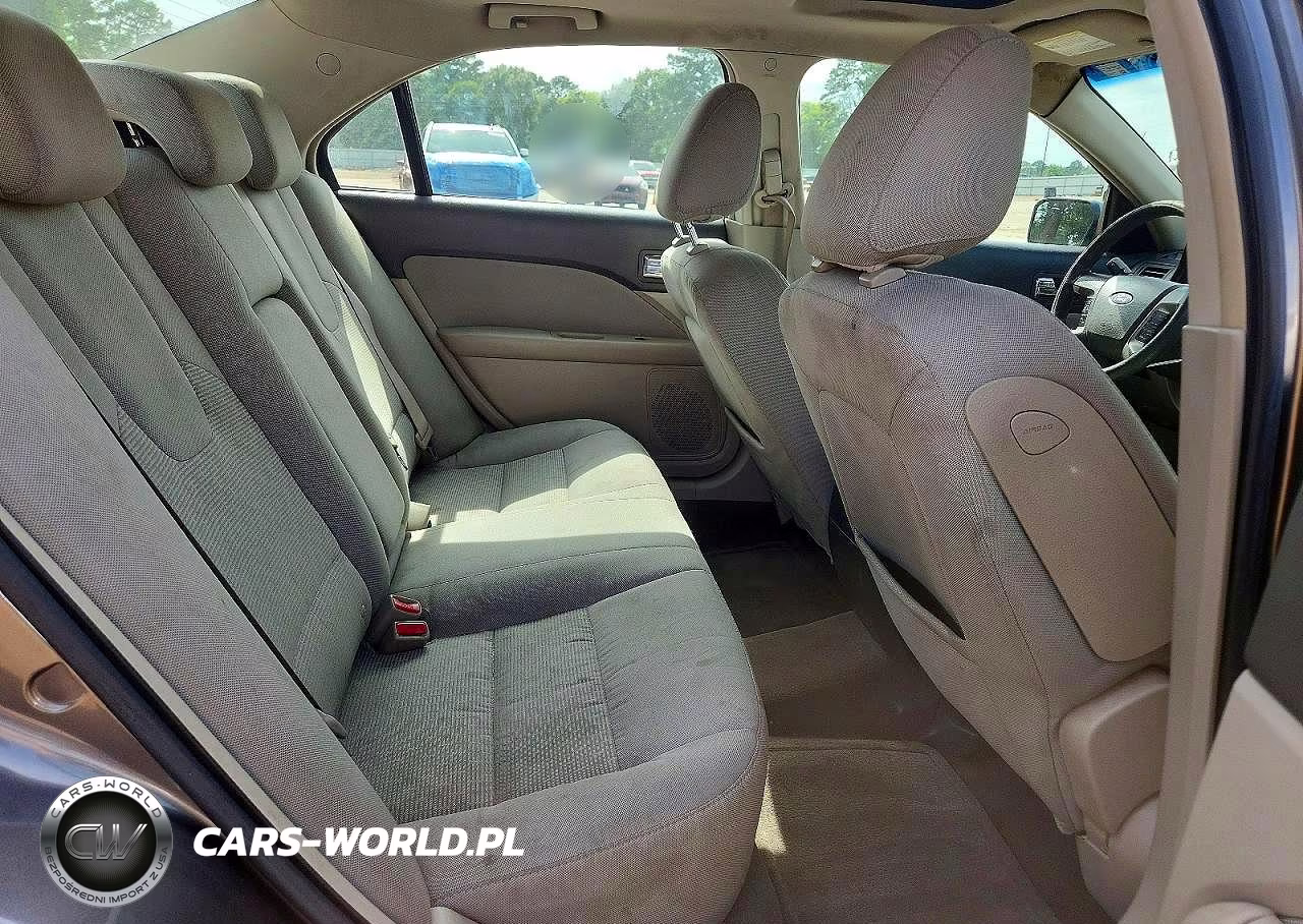 2010 Ford Fusion VIN:3FAHP0HA7AR371966 - 10