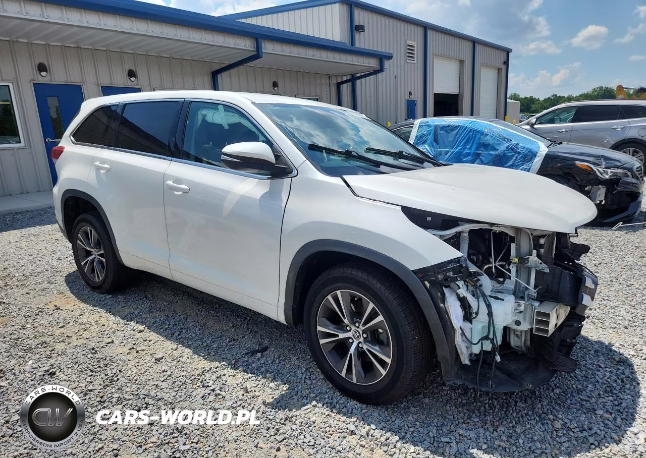 2018 Toyota Highlander Le Plus VIN:5TDZZRFH6JS269830 - 4