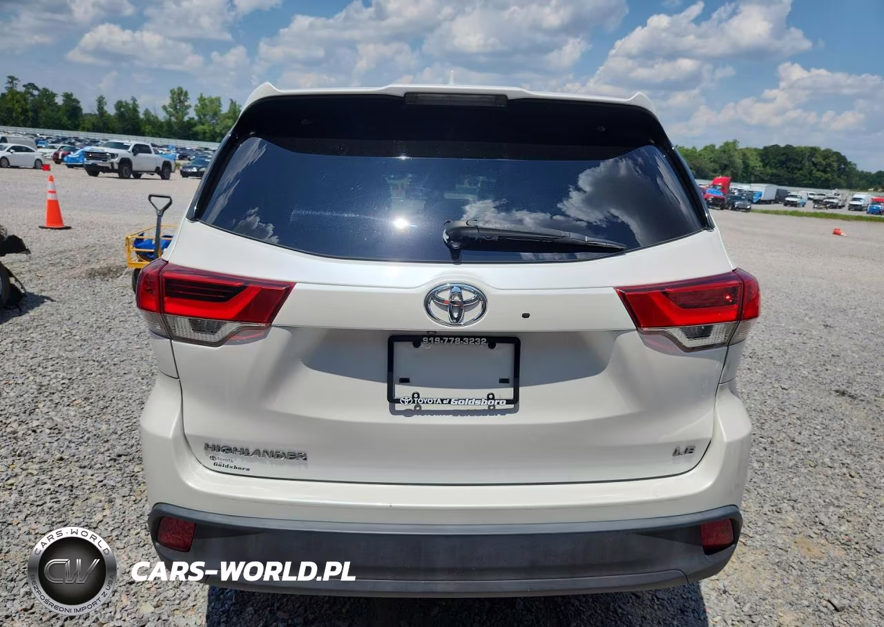 2018 Toyota Highlander Le Plus VIN:5TDZZRFH6JS269830 - 6