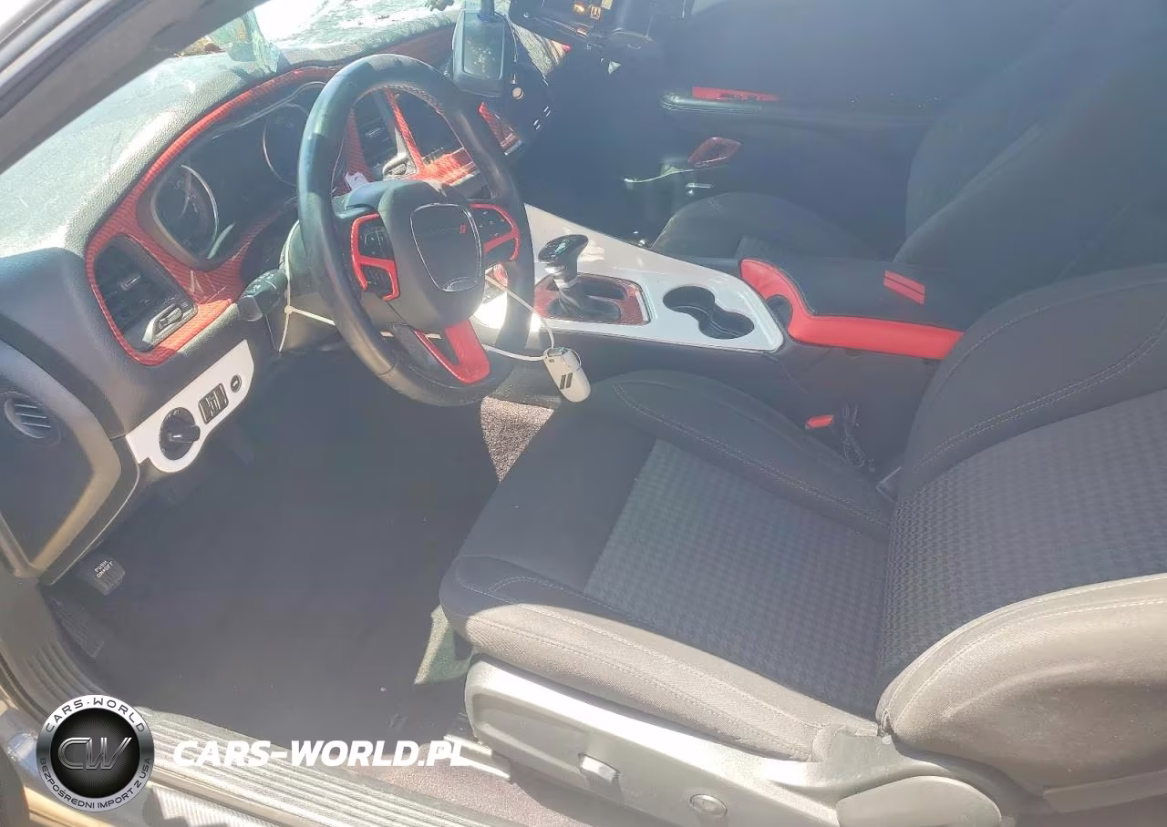 2018 Dodge Challenger Sxt VIN:2C3CDZAG6JH317574 - 7
