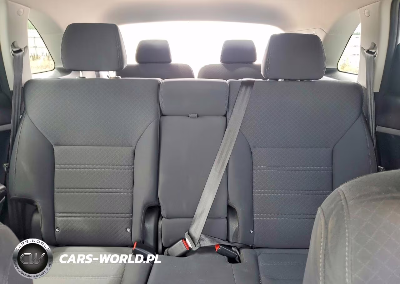 2019 Kia Sorento S V6 VIN:5XYPG4A59KG591082 - 10