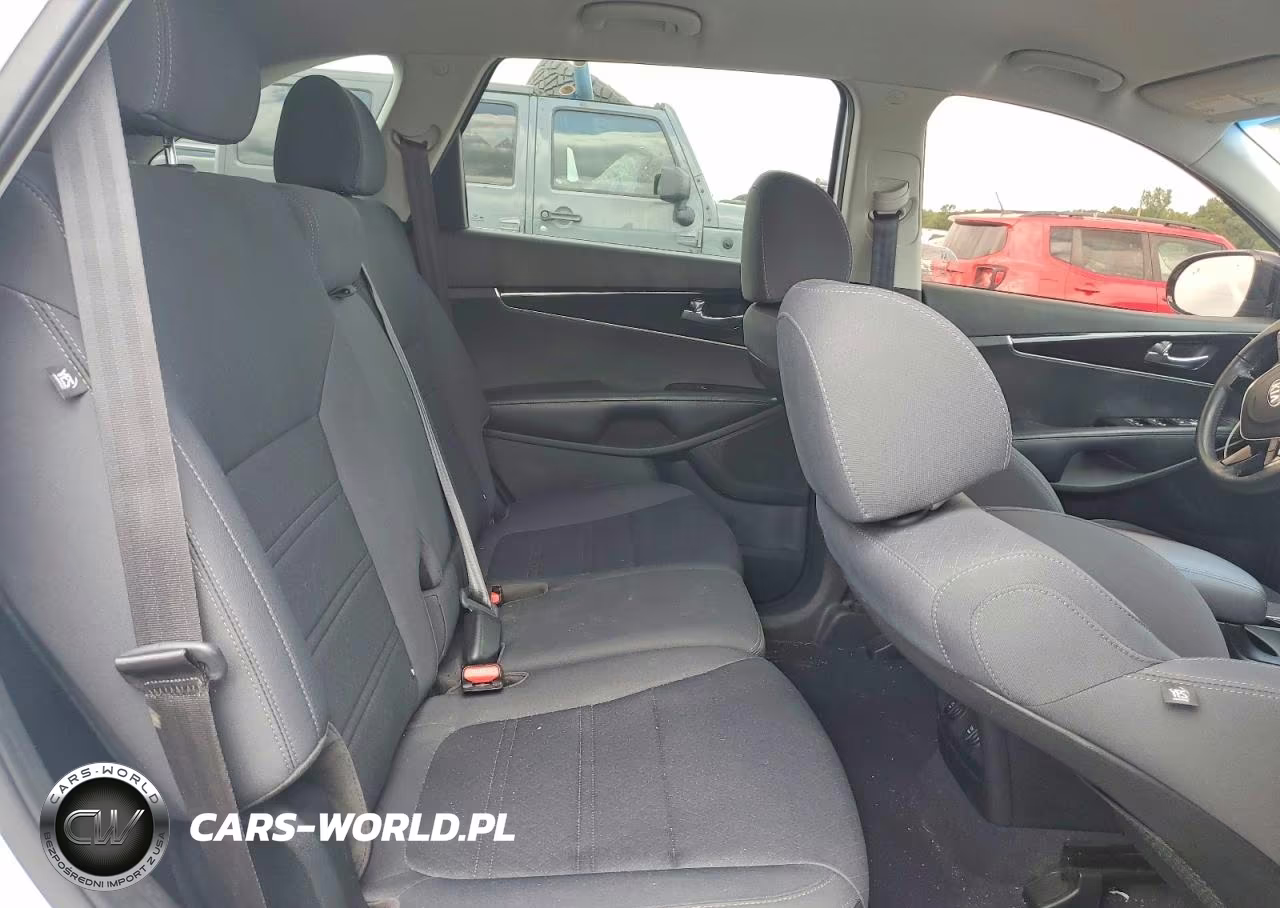 2019 Kia Sorento S V6 VIN:5XYPG4A59KG591082 - 11