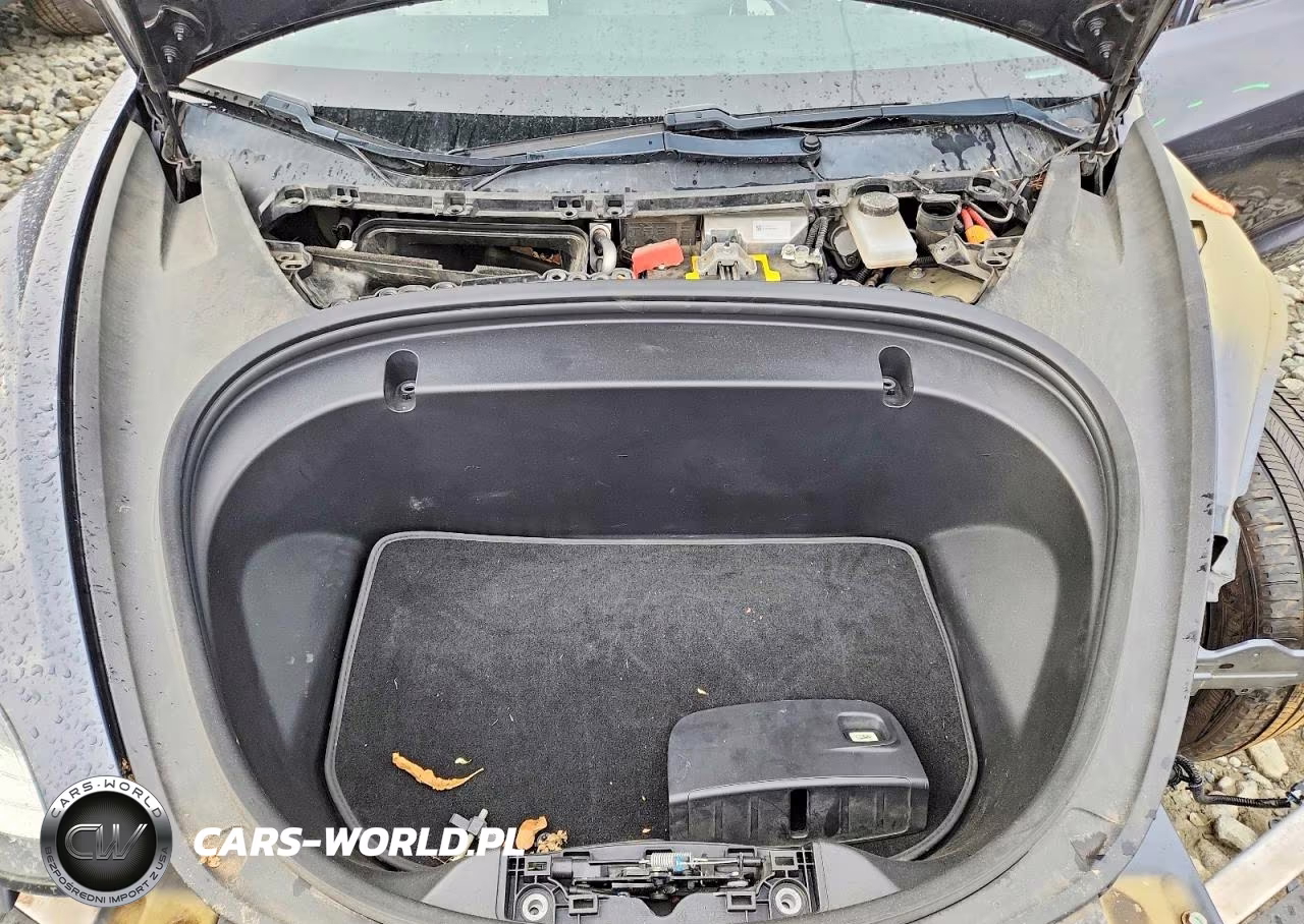 2018 Tesla Model 3 VIN:5YJ3E1EB9JF056021 - 11