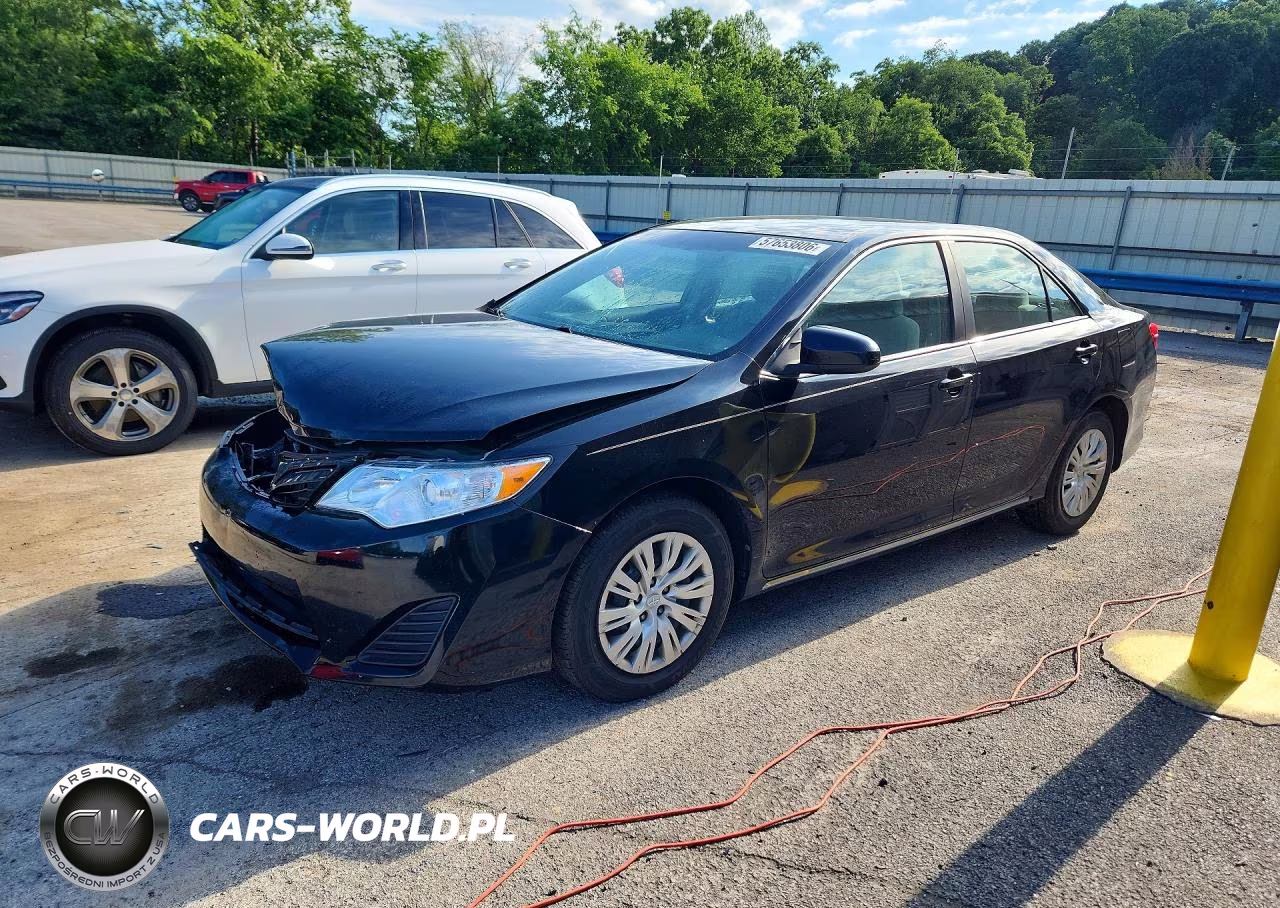 2012 Toyota Camry Le – zdjęcie 1 z 12