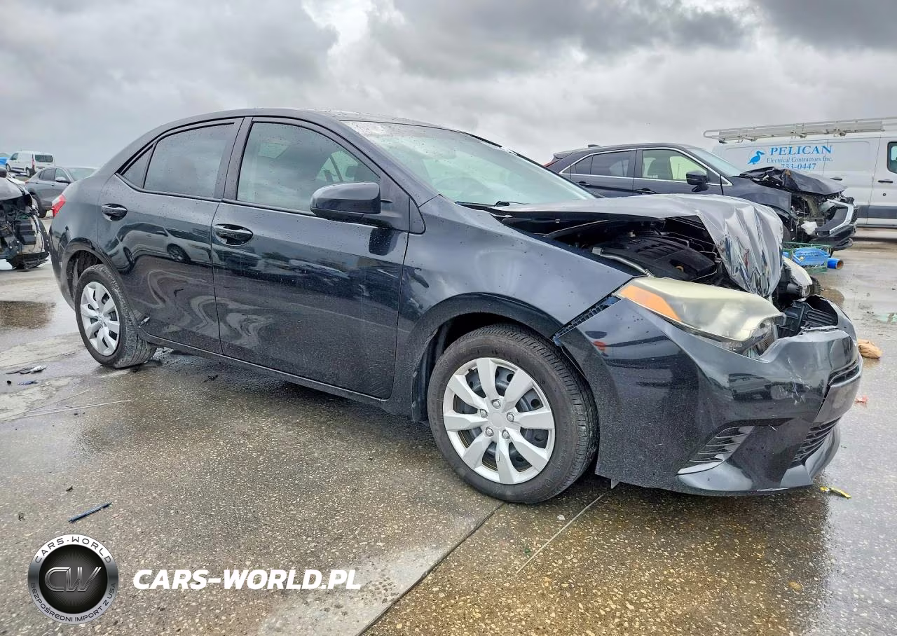 2015 Toyota Corolla Le VIN:5YFBURHE8FP296594 - 4