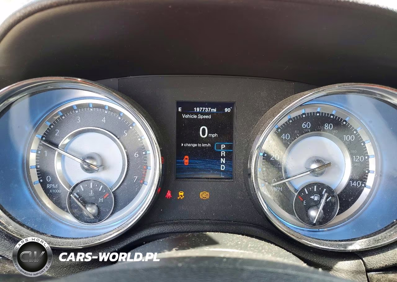 2012 Chrysler 300 VIN:2C3CCAAG1CH289173 - 9