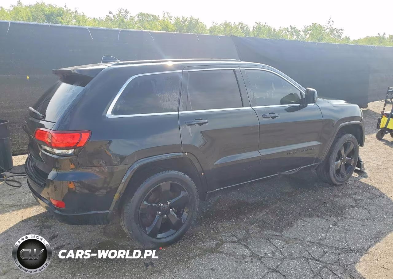 2015 Jeep Grand Cherokee Laredo VIN:1C4RJFAG7FC942542 - 3