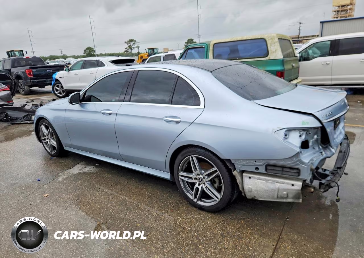 2018 Mercedes-Benz E 300 VIN:WDDZF4JB4JA358989 - 2