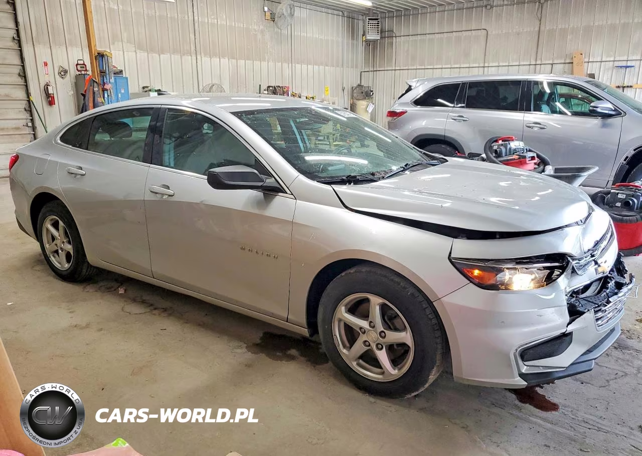 2018 Chevrolet Malibu Ls VIN:1G1ZB5ST8JF245335 - 4