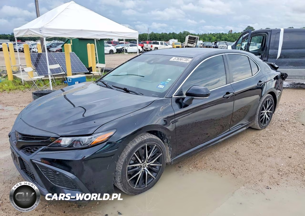 2022 Toyota Camry Hybrid Nightsh – zdjęcie 1 z 12