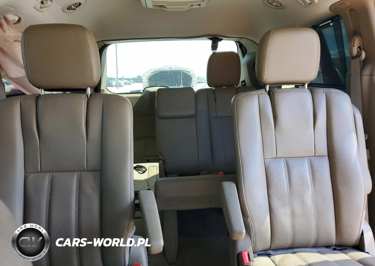 2014 Chrysler Town & Country Touring L VIN:2C4RC1CG8ER257207 - 10