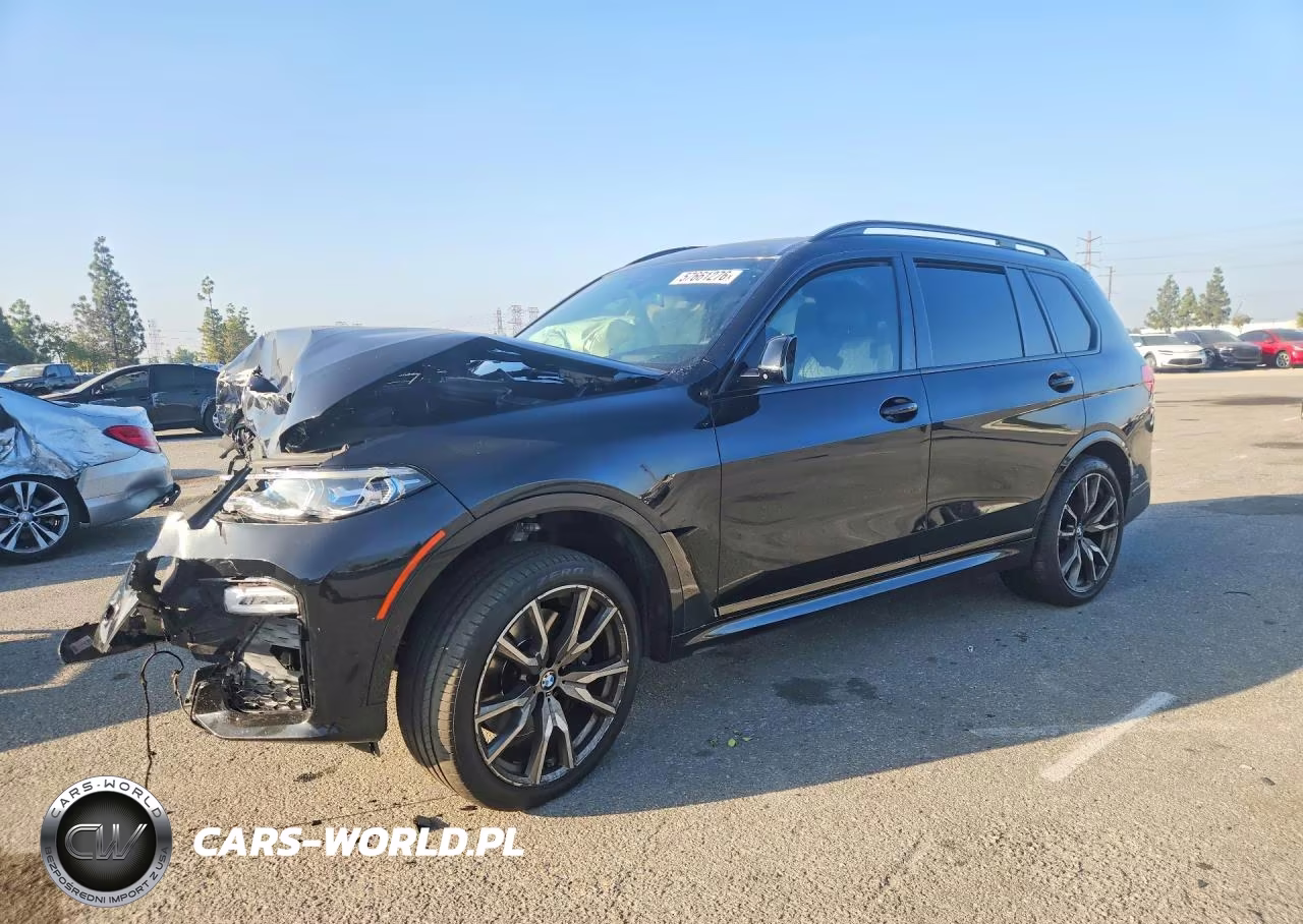 2021 BMW X7 M50I