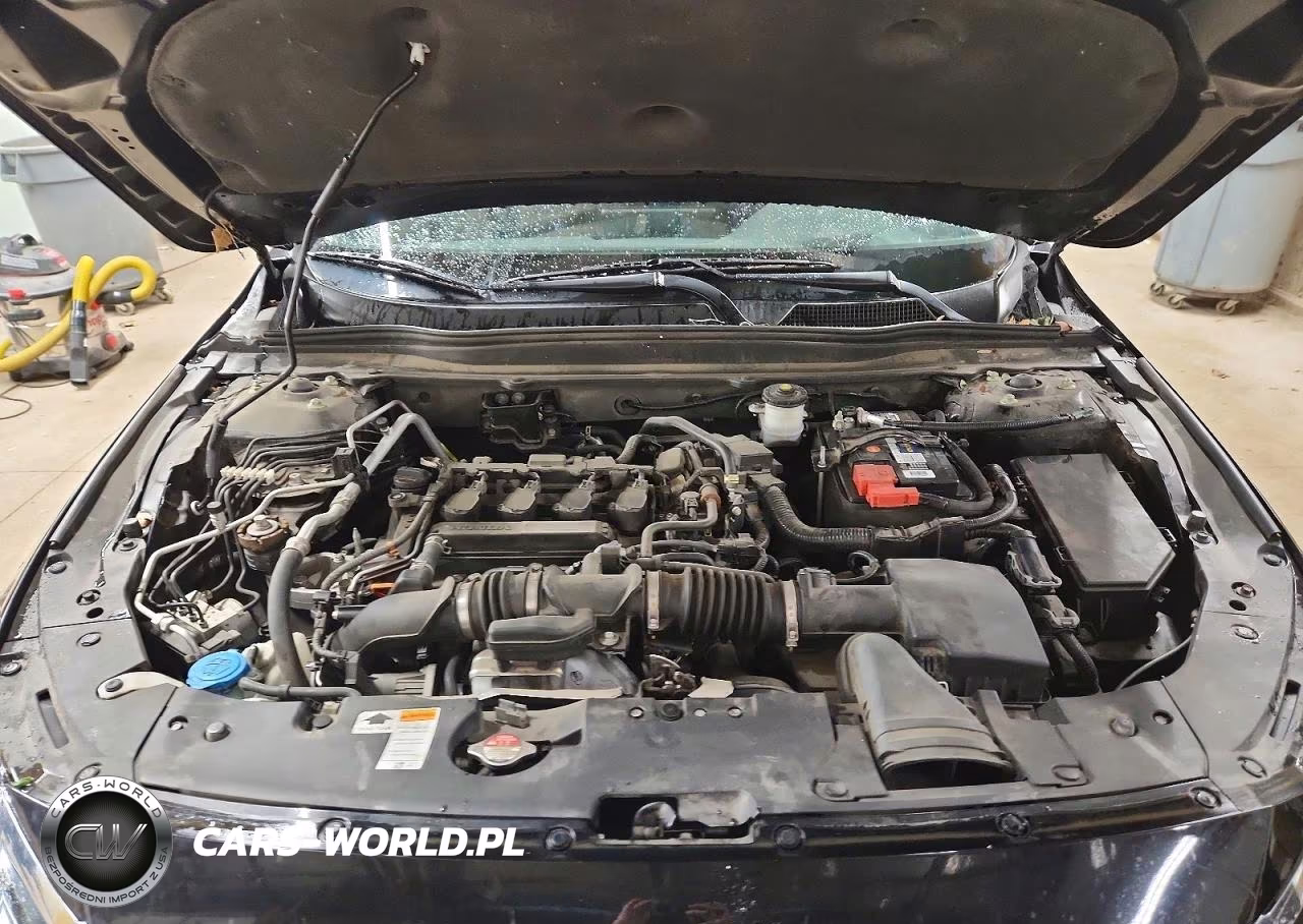 2018 Honda Accord Touring VIN:1HGCV1F91JA175266 - 11